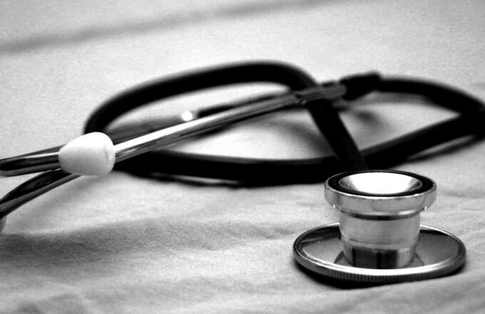 5 signs it’s time to see a dermatologist in Dubai